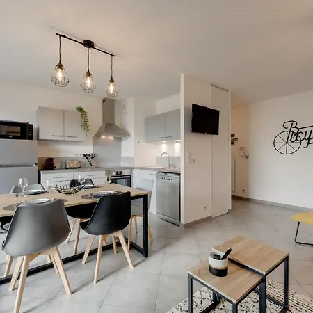 L'art De - 2 Bedroom Near The Center Terrace And Garage Annecy