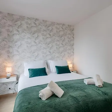 Apartment L'art De - 2 Bedroom Near The Center Terrace And Garage *