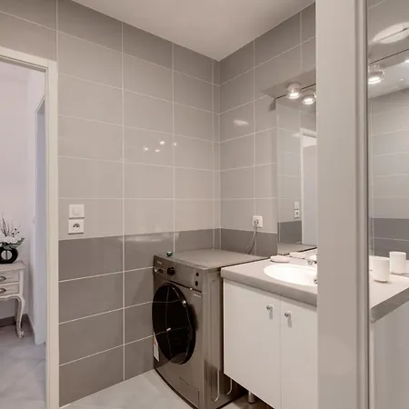 L'art De - 2 Bedroom Near The Center Terrace And Garage *